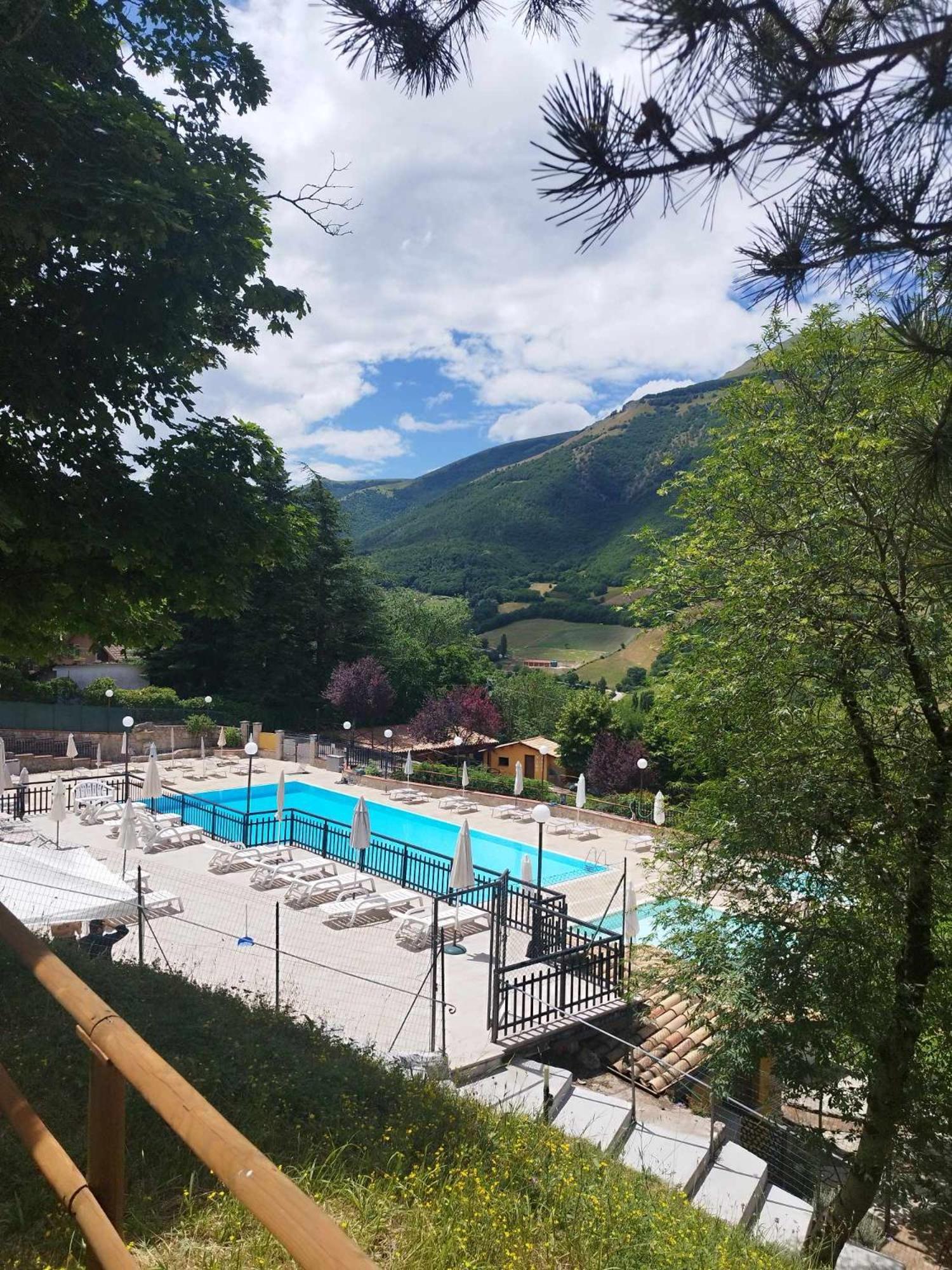 Hotel Pineta Ristorante Country House In Fabriano Campodonico  Dış mekan fotoğraf