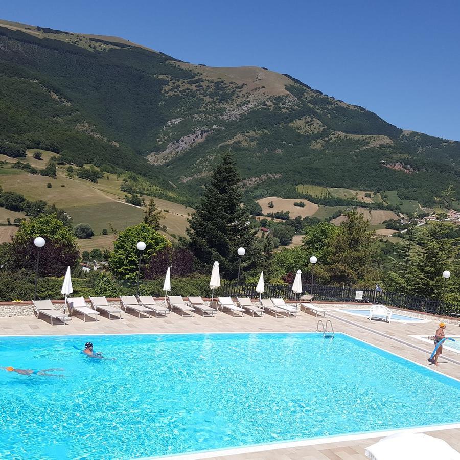 Hotel Pineta Ristorante Country House In Fabriano Campodonico  Dış mekan fotoğraf